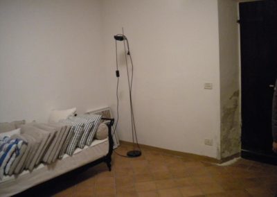 umidita-risalita-muro-soggiorno1