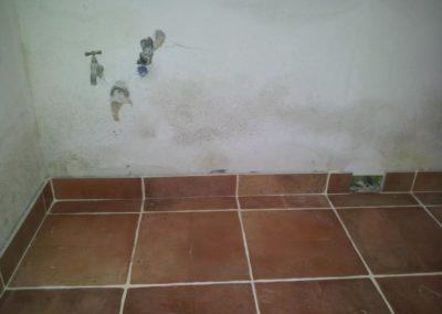 umidita-risalita-muro-soggiorno7